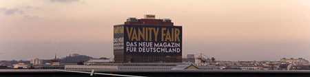 Vanity Fair Werbung an der Berliner Charité; Bild: Flickr / User 96dpi